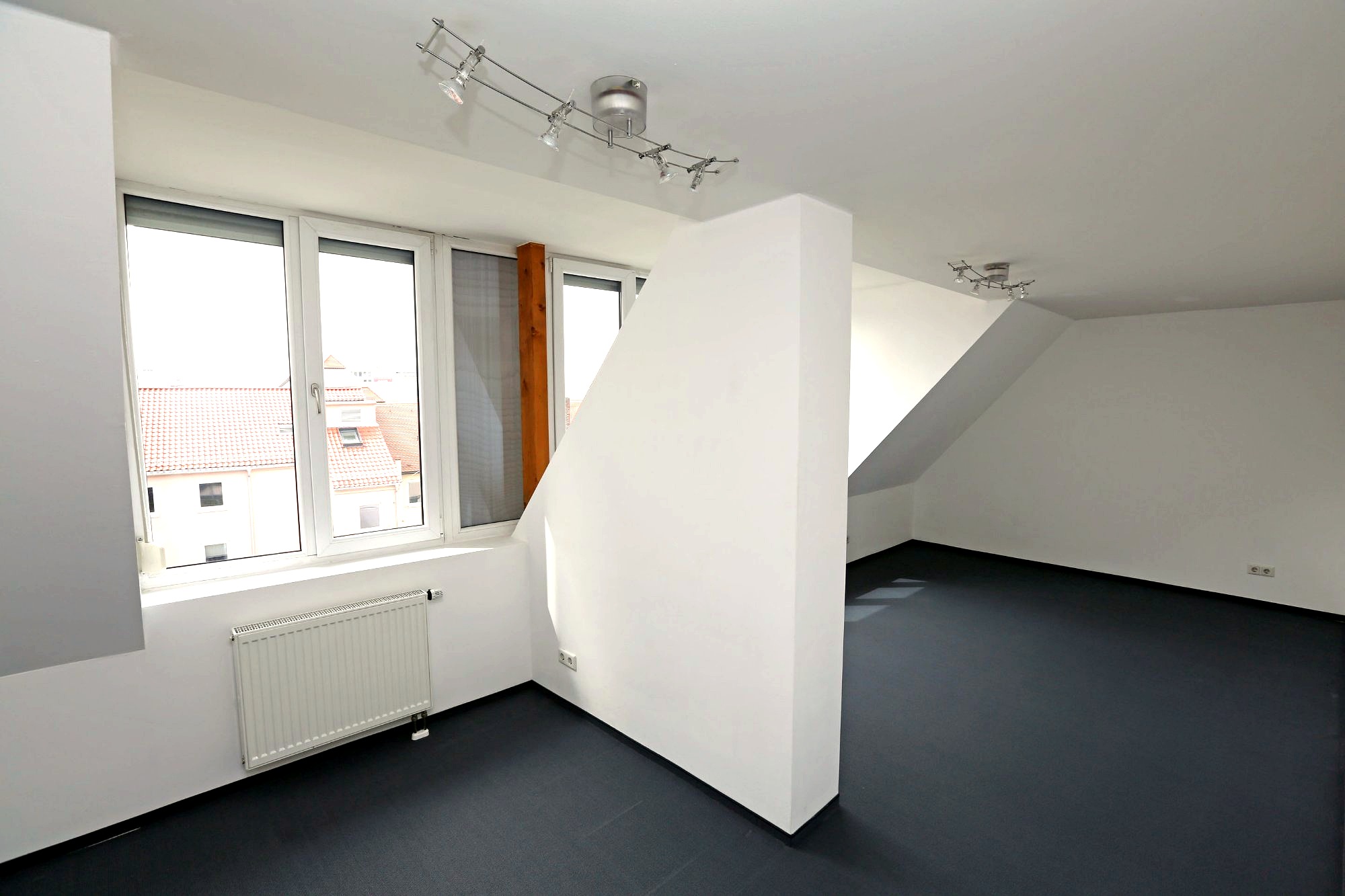 Unmöbliertes Zimmer 11