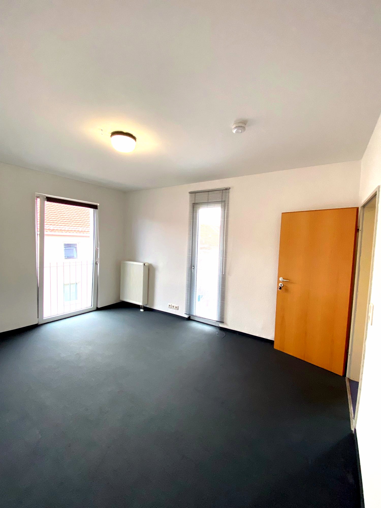 Unmöbliertes Zimmer 12